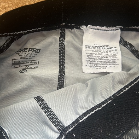 Nike pro 3/4 link pants - Picture 4 of 4